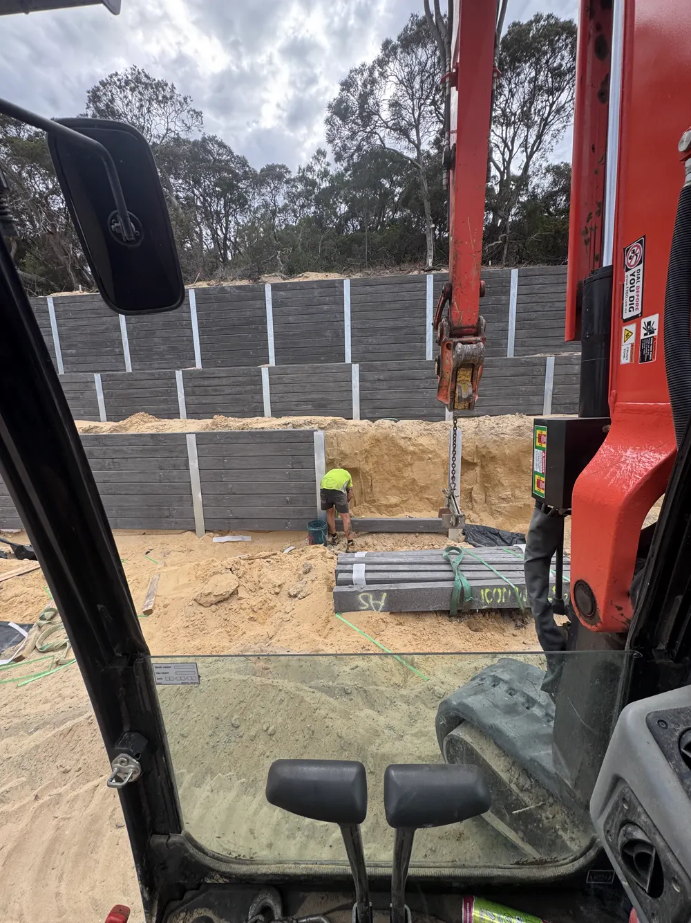 02 – Tall grey wall, bushland build photo 3