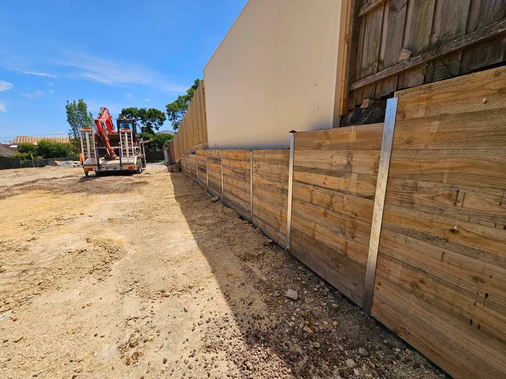 07 – Tan woodgrain wall on slope photo 1
